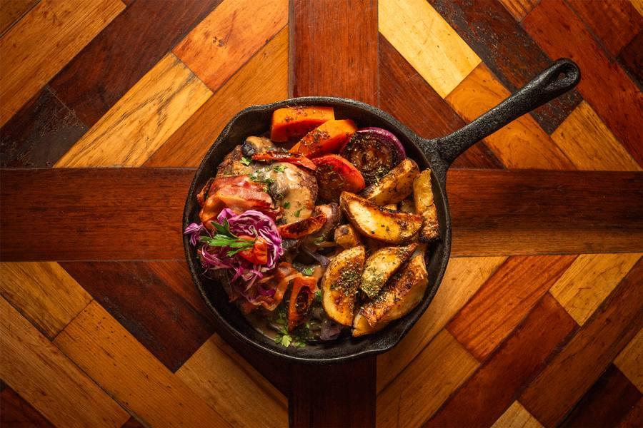 A stew seen from above on the table